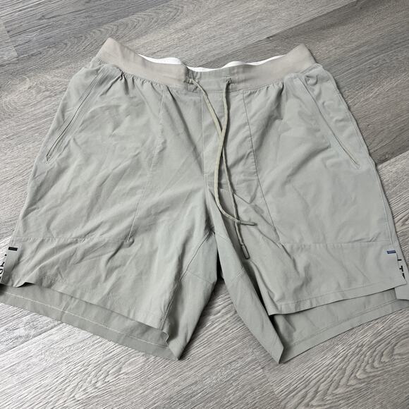 Lululemon License to Train Short 7” Linerless Size Large Vapor Light Gray - Picture 1 of 7
